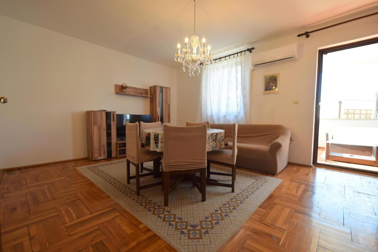 Apartments Petrovic Malinska Luaran gambar
